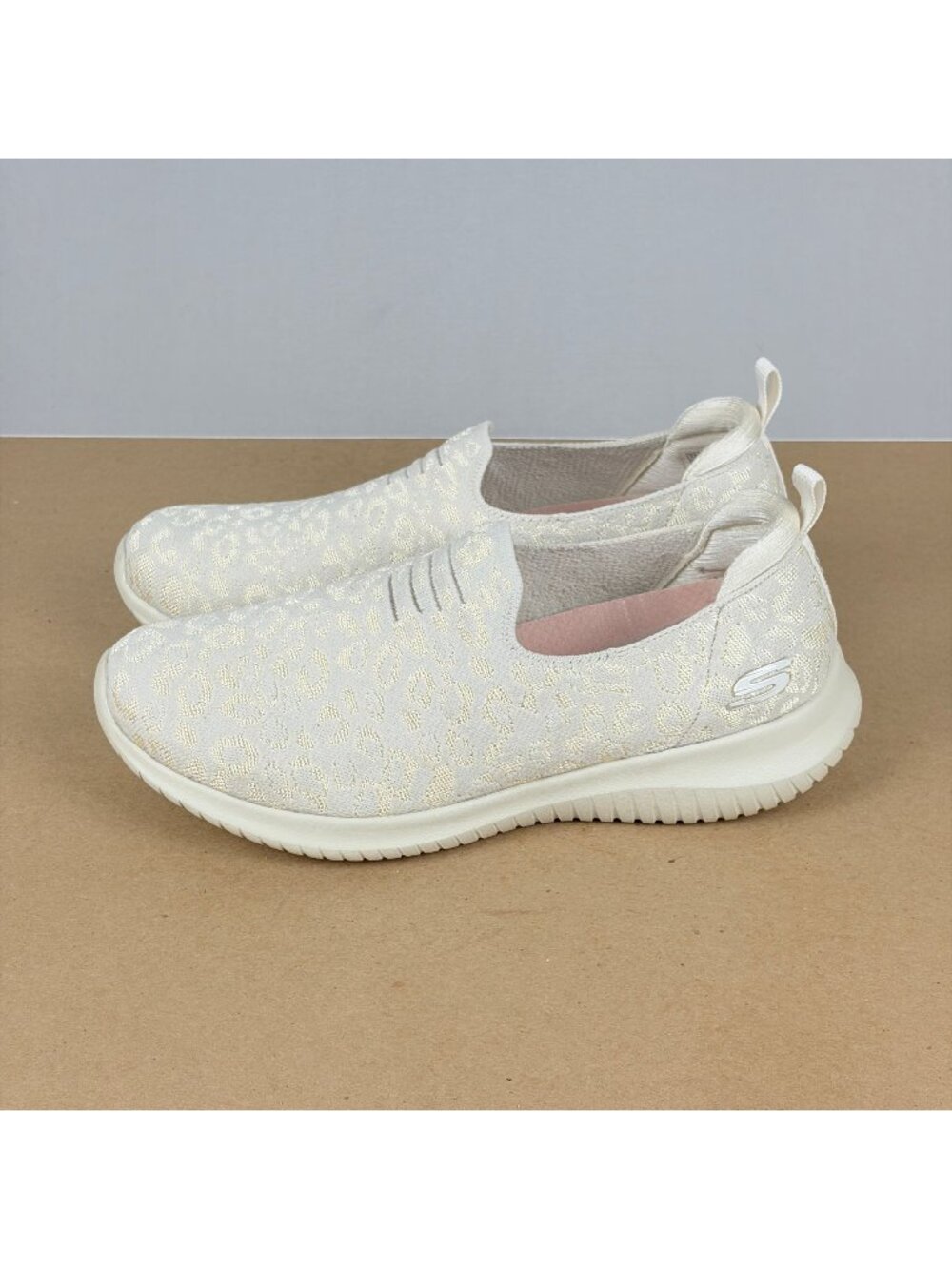 Skechers Ultra Flex Wild Radiant Leopard Slip On Shoes Womens 7.5 Wide Off White